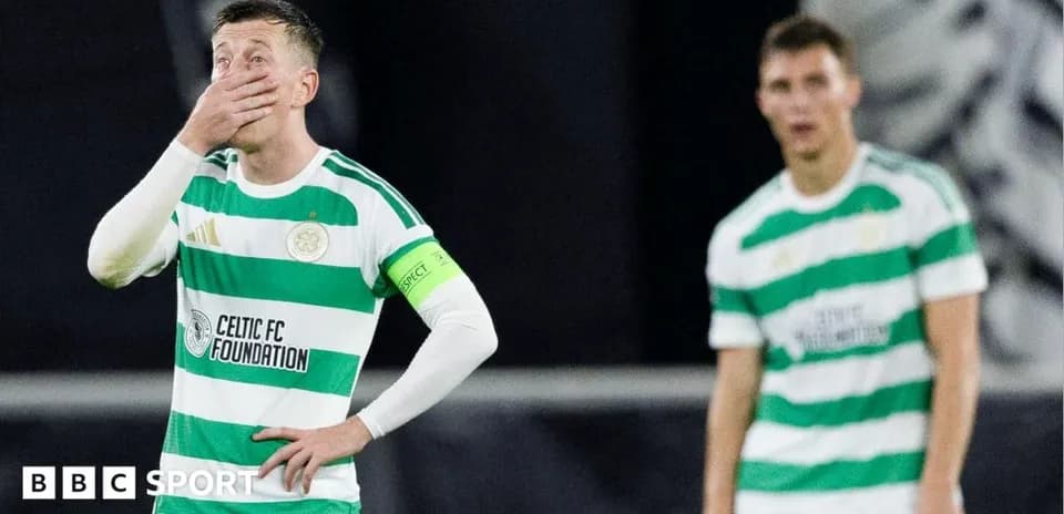 Jugadores de Celtic FC en el campo tras el partido