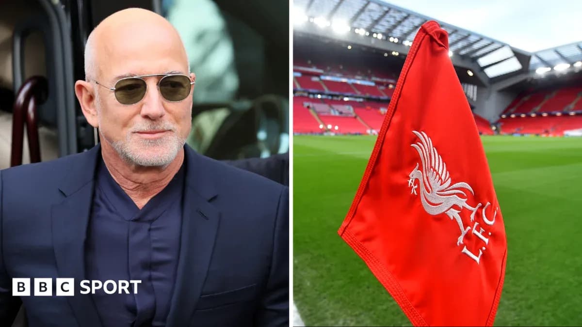 Bandera de Liverpool FC en el estadio Anfield