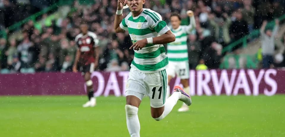Jugador de Celtic celebrando un gol