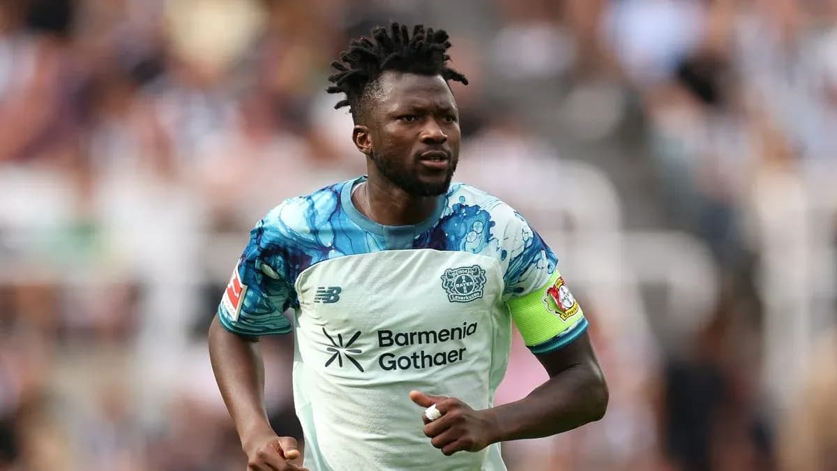 Jugador de Bayer 04 Leverkusen en acción durante el partido