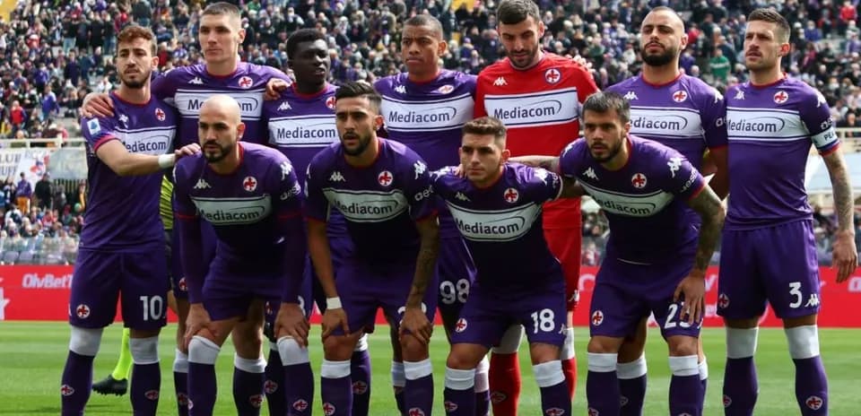 Jugadores de Fiorentina posando para la foto