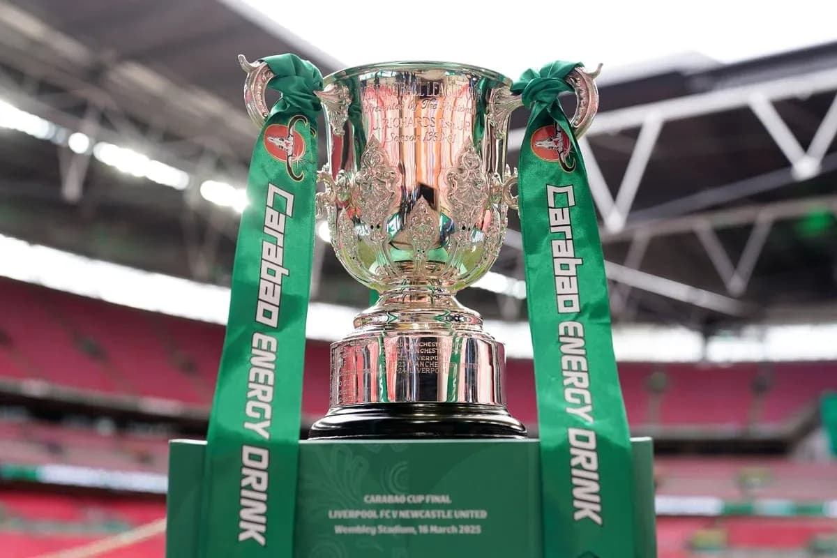 Trofeo de la Carabao Cup en Wembley