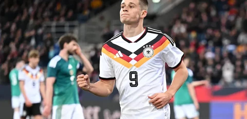 Jugador de Alemania celebrando un gol en el partido