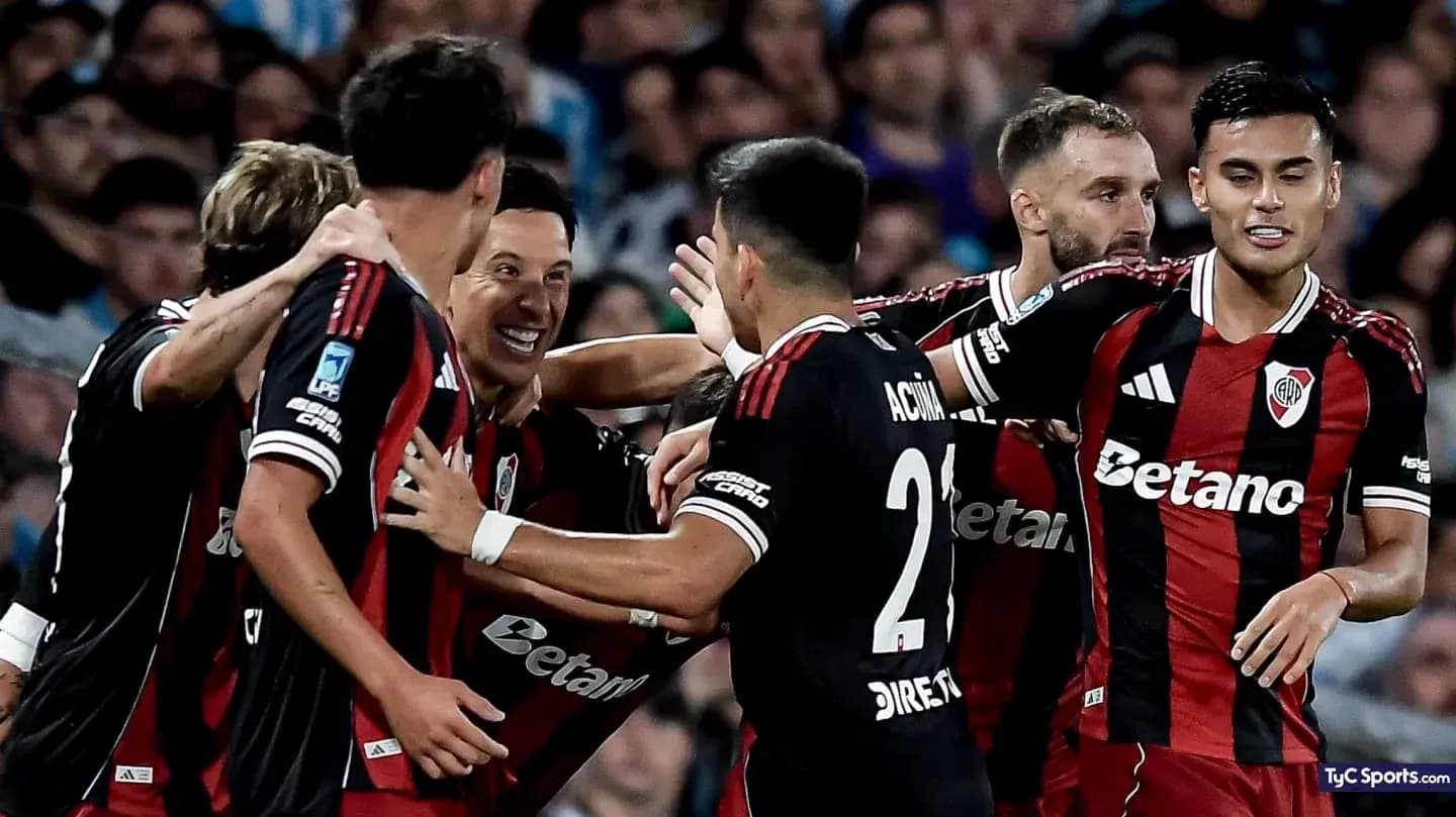 Jugadores de River Plate celebrando un gol