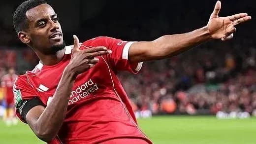 Jugador de Liverpool celebrando un gol con gestos