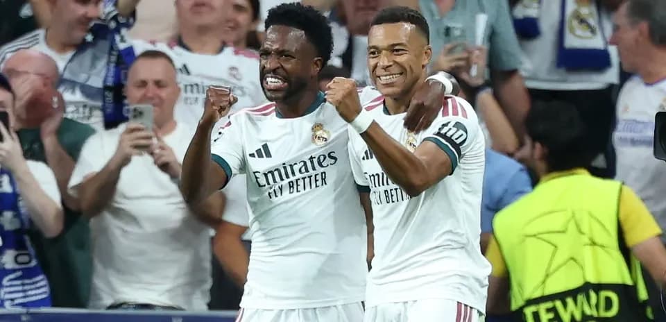 Jugadores de Real Madrid celebrando un gol
