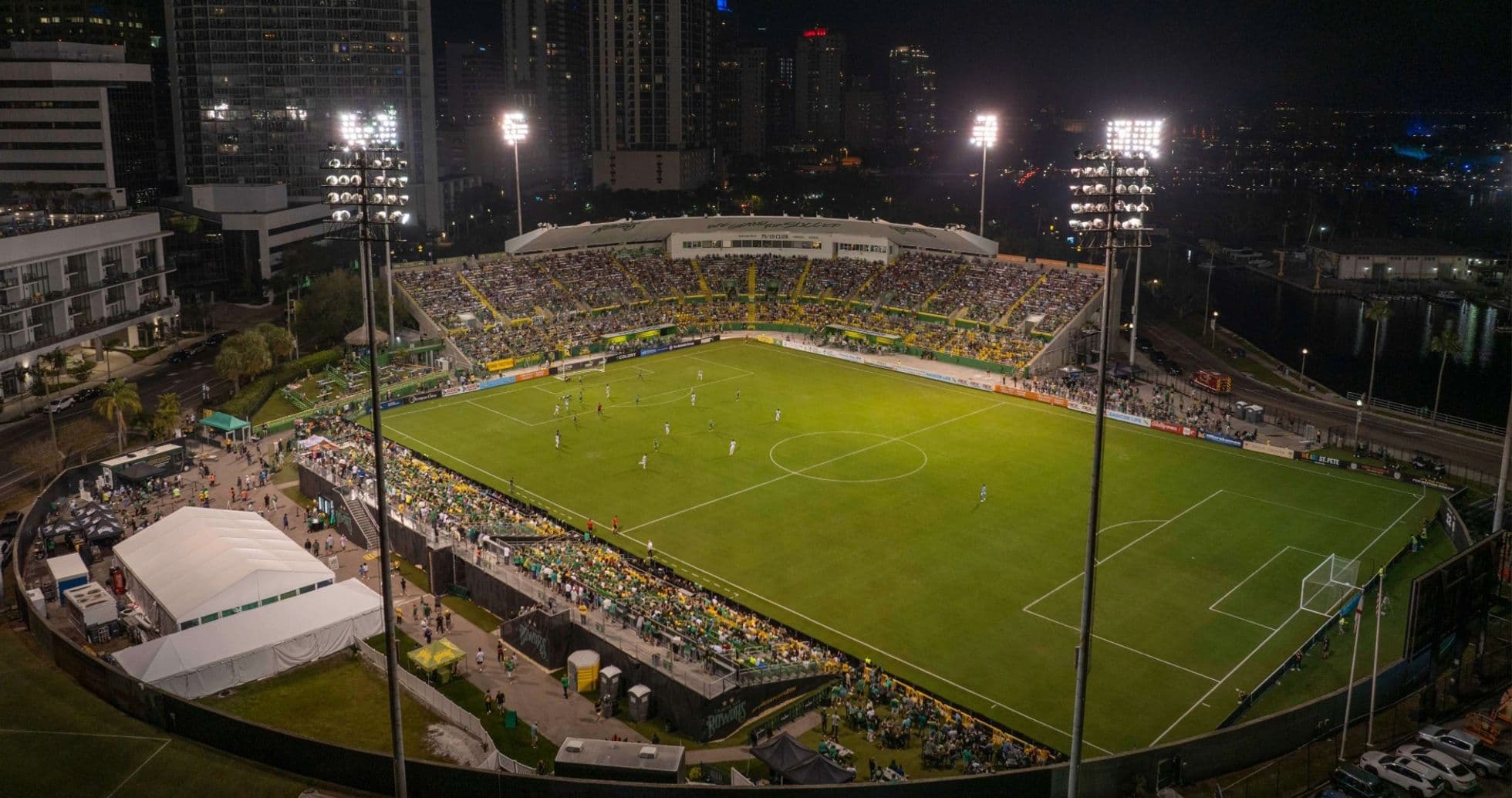 Vista del estadio durante un partido de fútbol