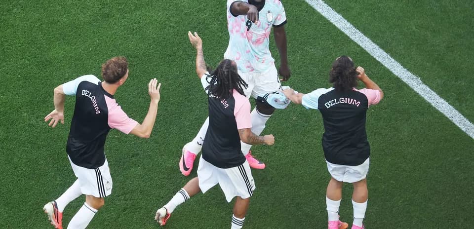 Jugadores de Bélgica celebrando un gol