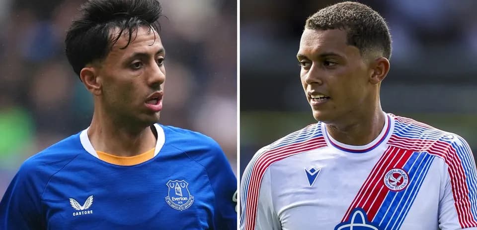 Jugadores de Everton y Crystal Palace en acción
