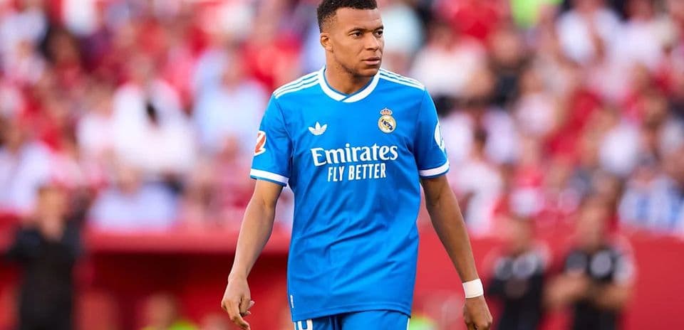Jugador del Real Madrid en el campo durante el partido