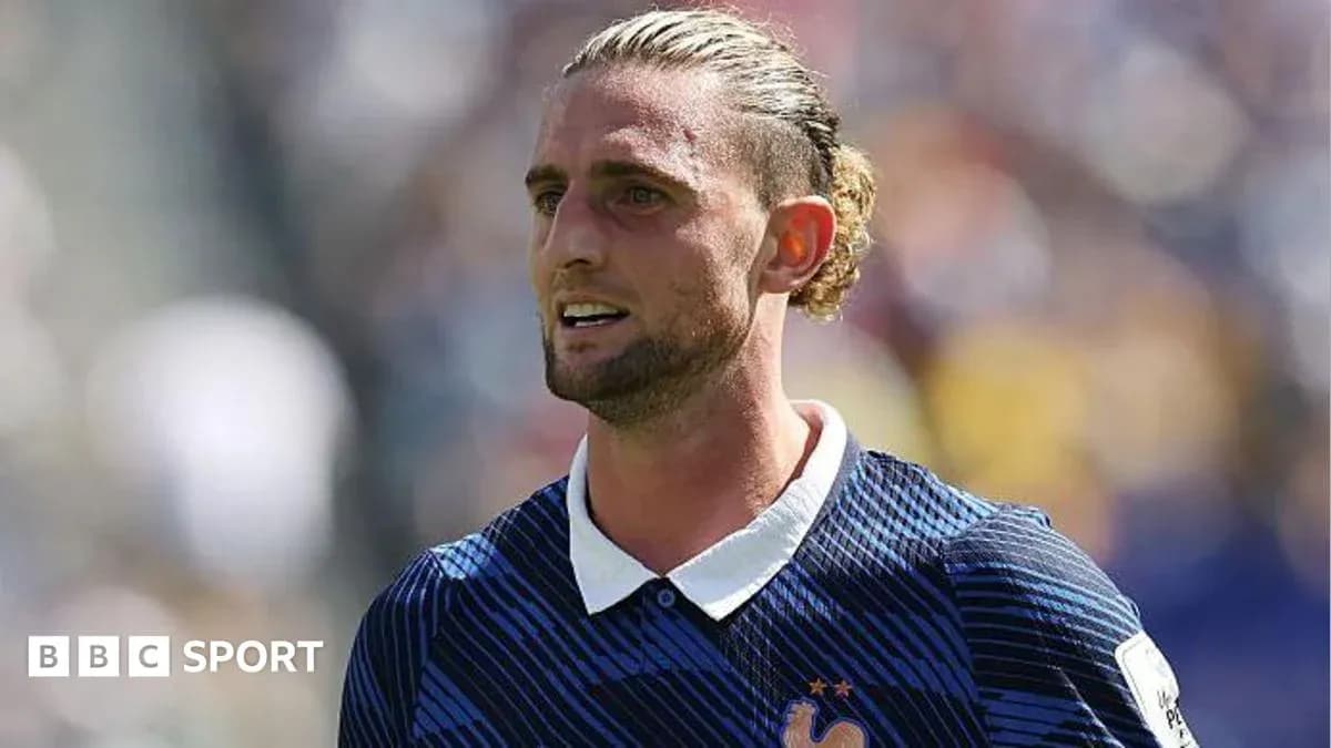 Jugador de Francia durante un partido de fútbol