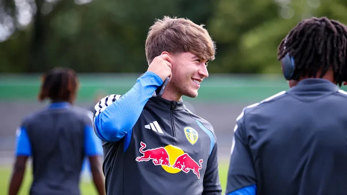 Jugador de Leeds United durante sesión de entrenamiento