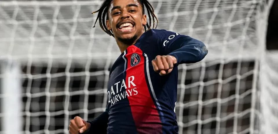 Jugador de PSG celebrando un gol en el partido