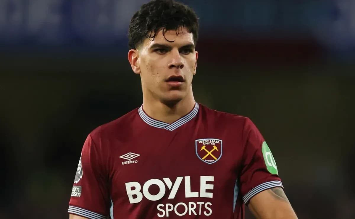 Jugador de West Ham en partido de fútbol