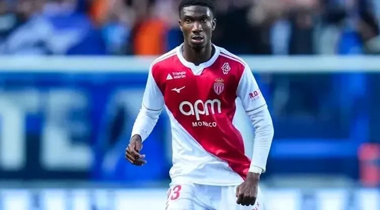 Jugador del AS Monaco en acción durante el partido