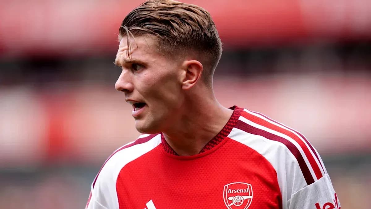 Jugador de Arsenal en acción durante el partido