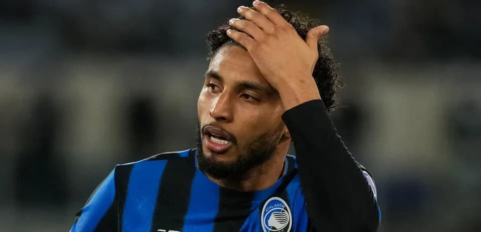 Jugador de Atalanta en acción durante el partido