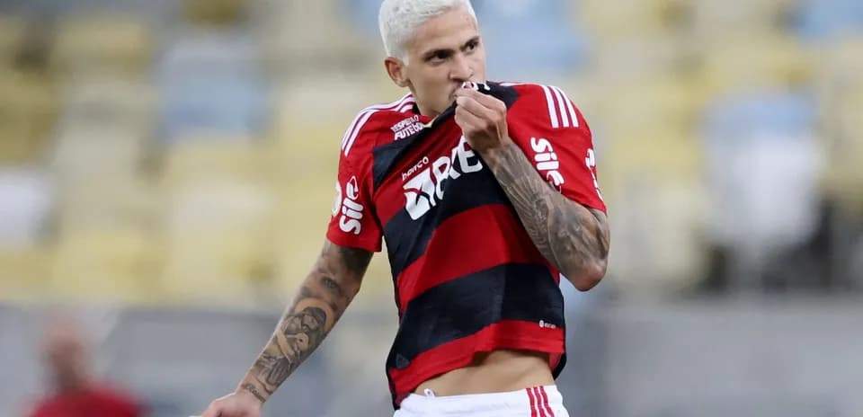 Jugador de Flamengo celebrando en el partido