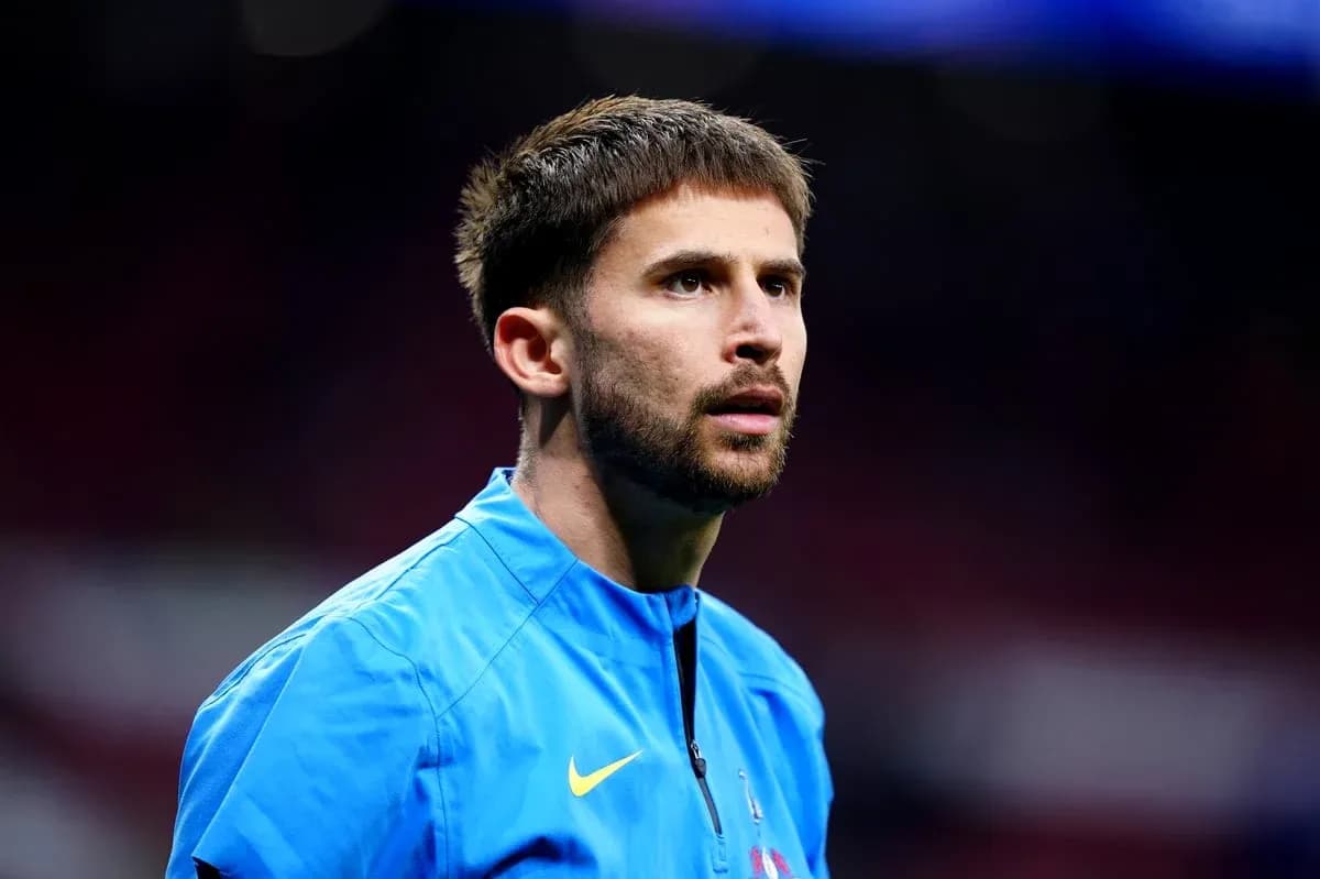 Jugador en uniforme antes del partido