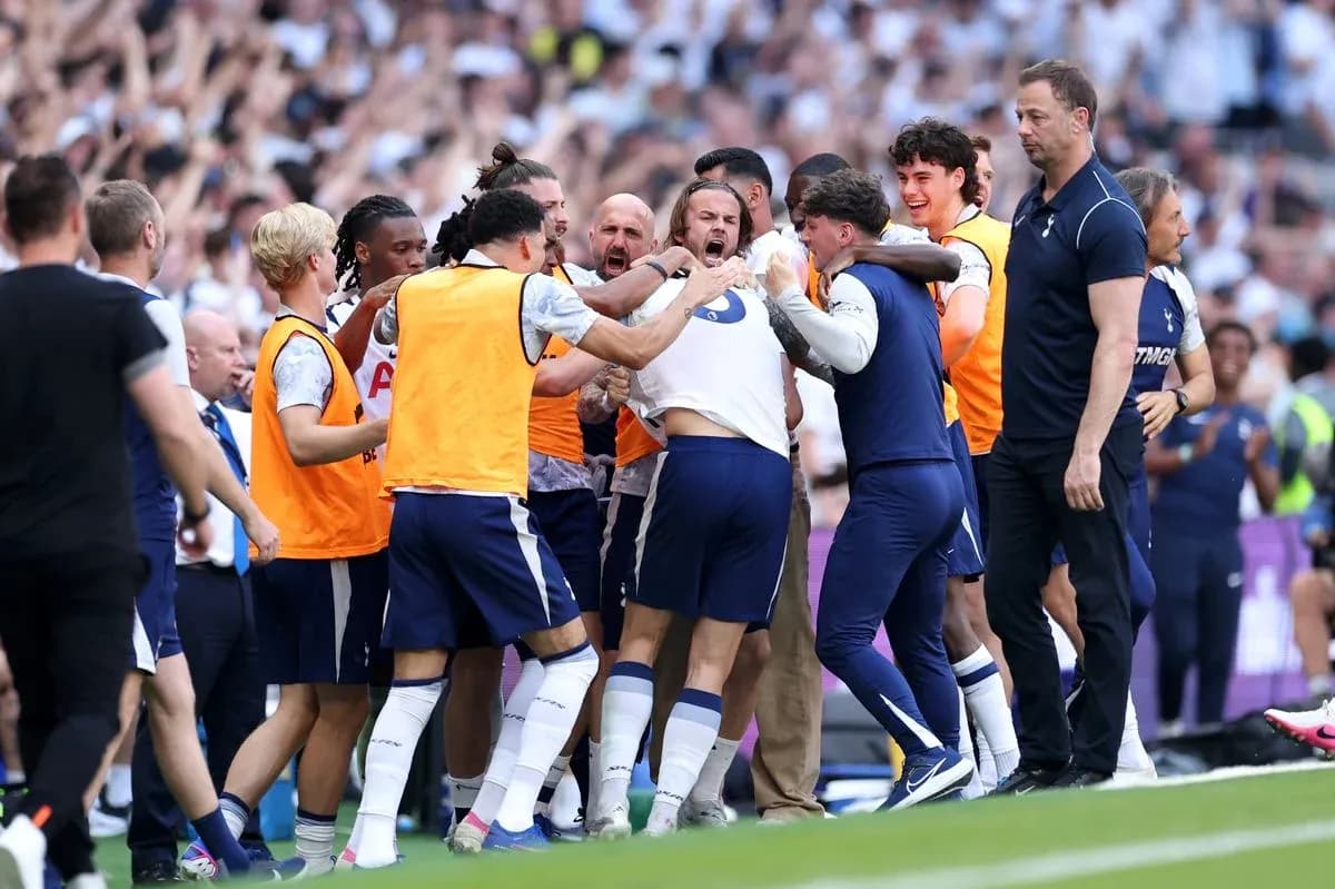 Celebración del equipo de Tottenham en el partido