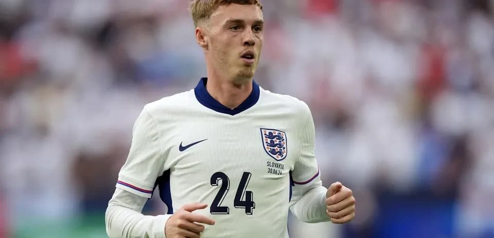 Jugador de Inglaterra corriendo en el campo