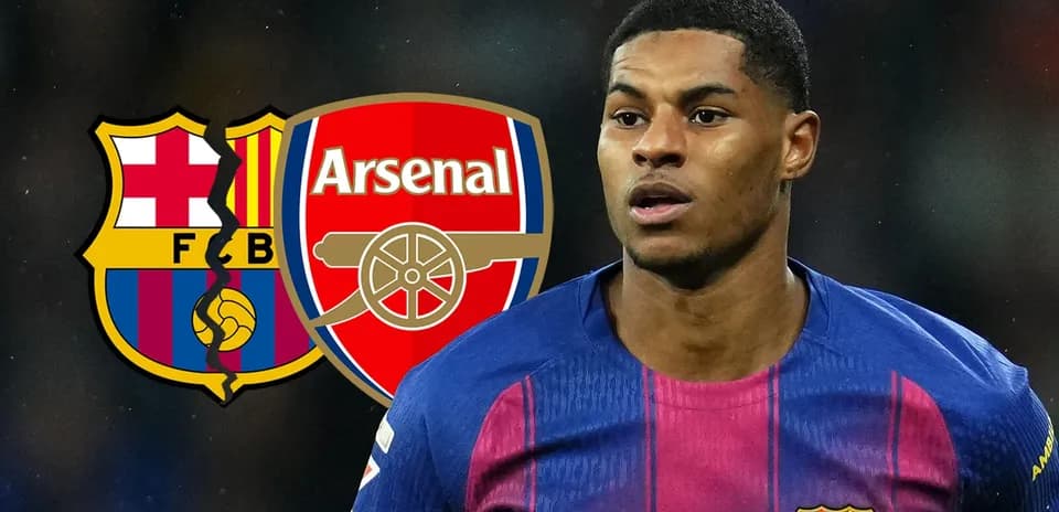 Jugador de fútbol con logotipos de Barça y Arsenal