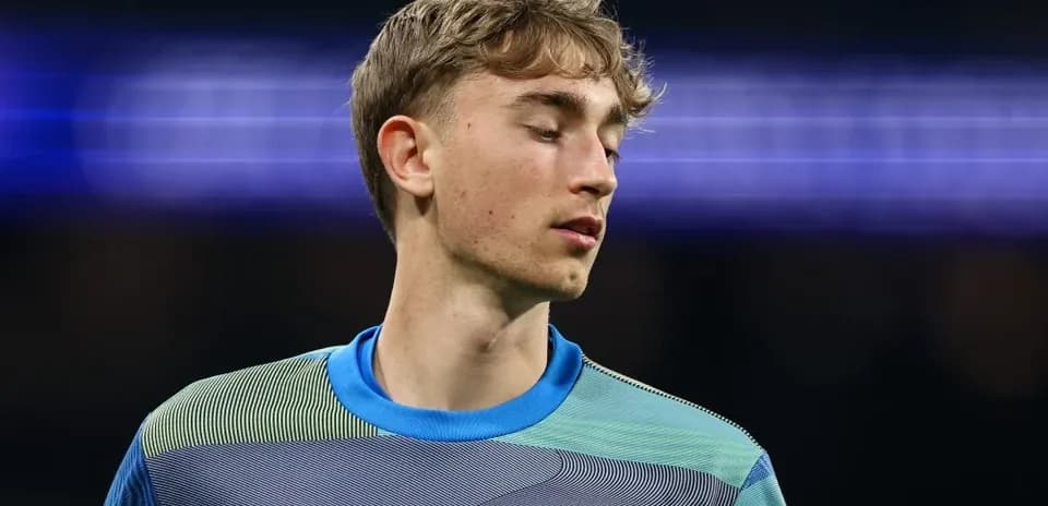 Portero de Real Madrid en el campo durante el partido
