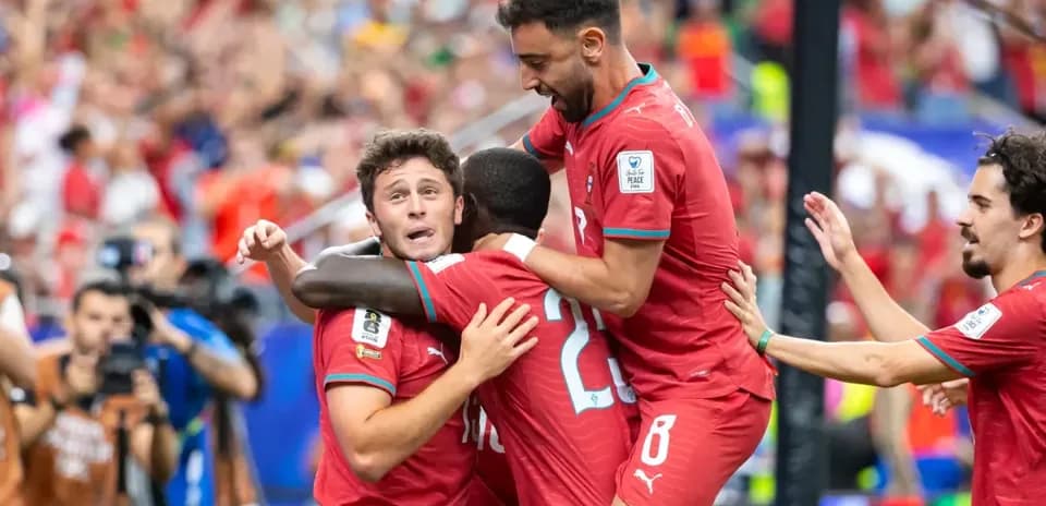 Jugadores de Portugal celebrando un gol