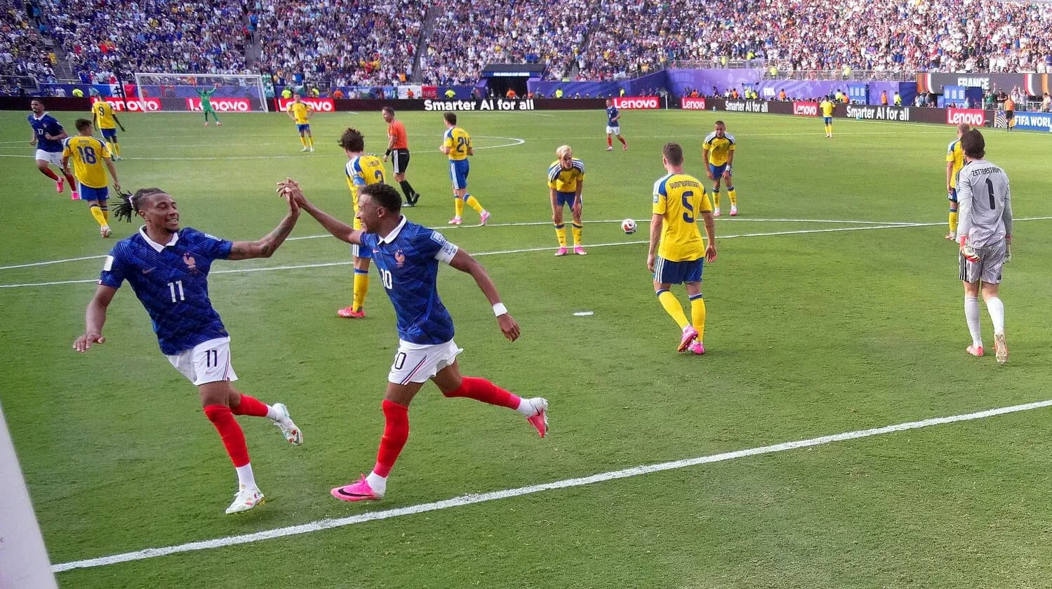 Jugadores de Francia celebrando un gol