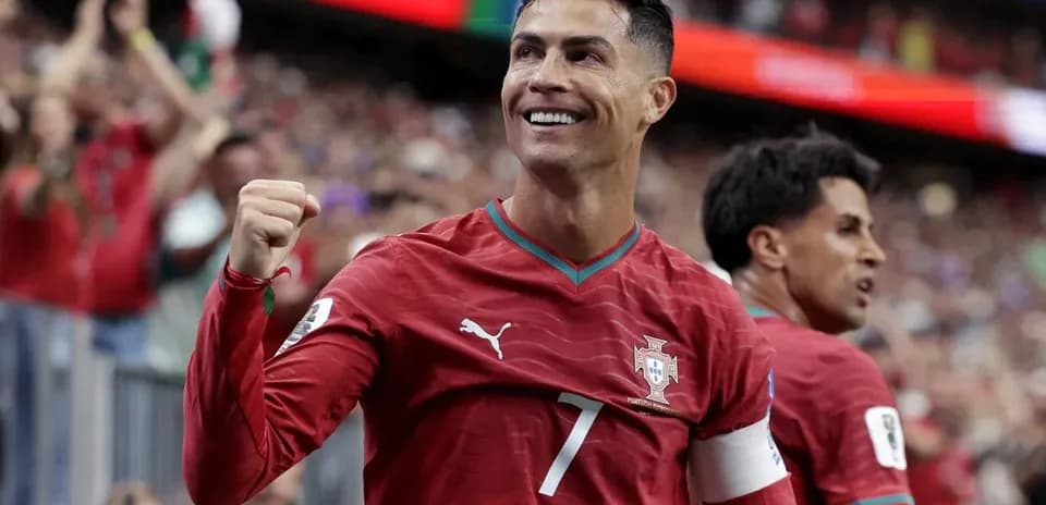 Cristiano Ronaldo celebrando un gol en un partido