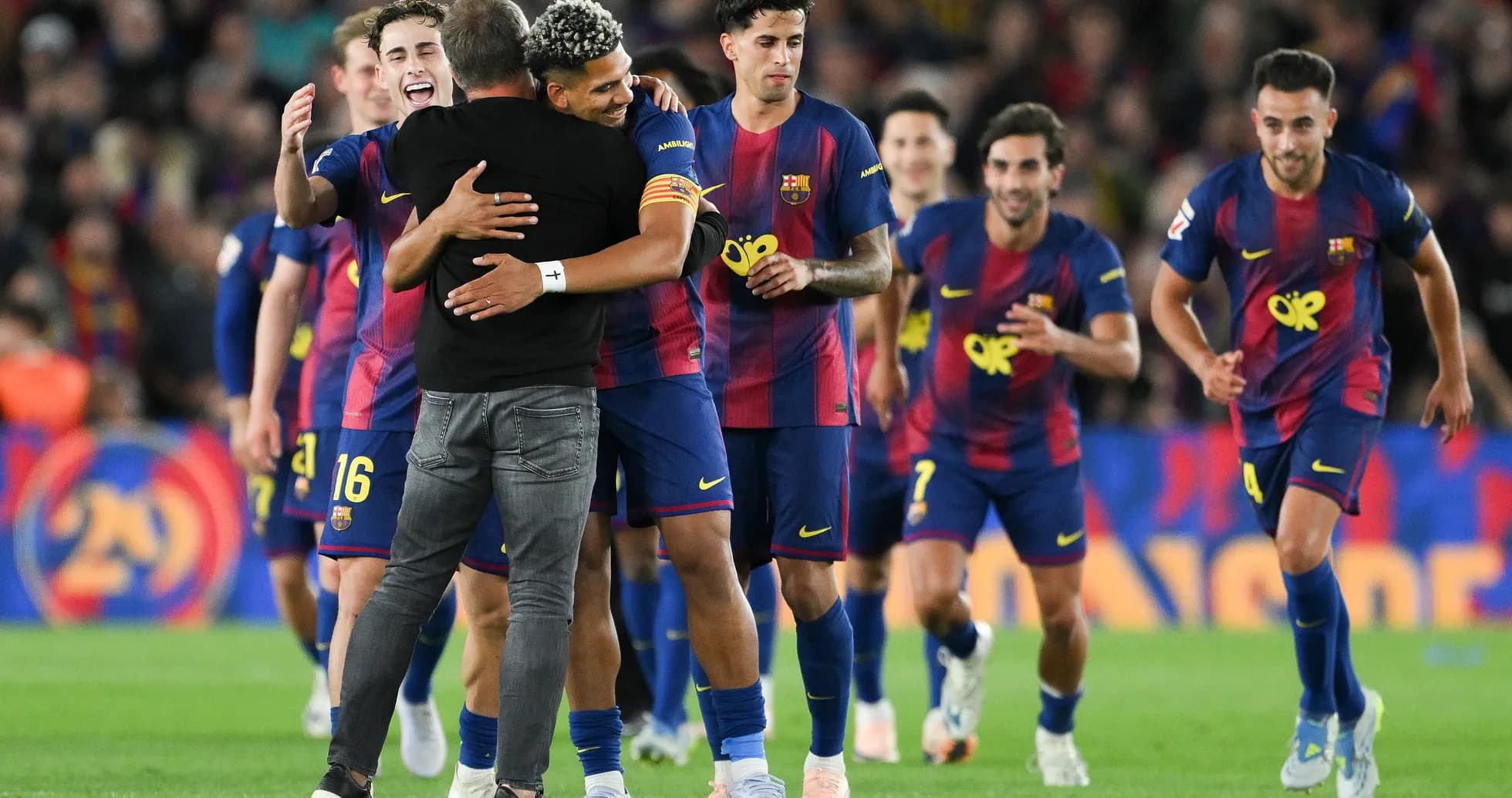 Jugadores del FC Barcelona celebrando una victoria