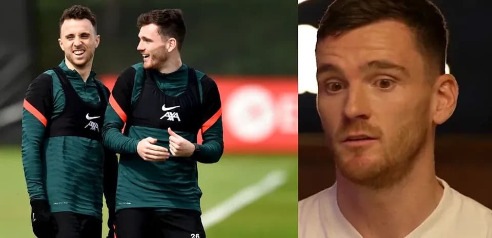 Jugadores de Liverpool entrenando en el campo