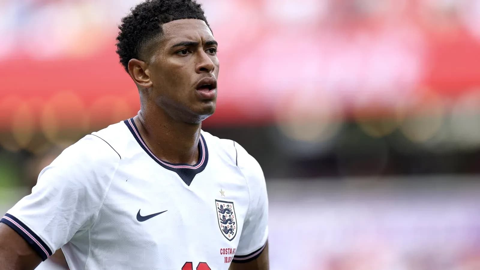Jugador de Inglaterra en el campo durante partido