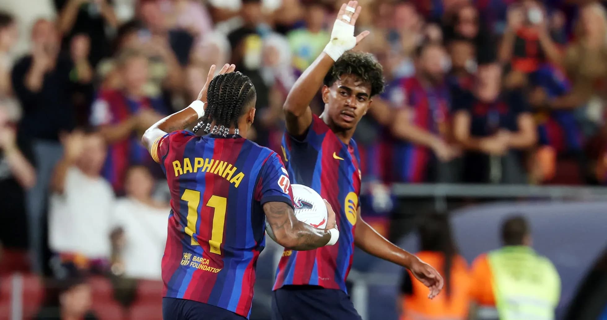 Jugadores del Barcelona celebrando un gol en el partido