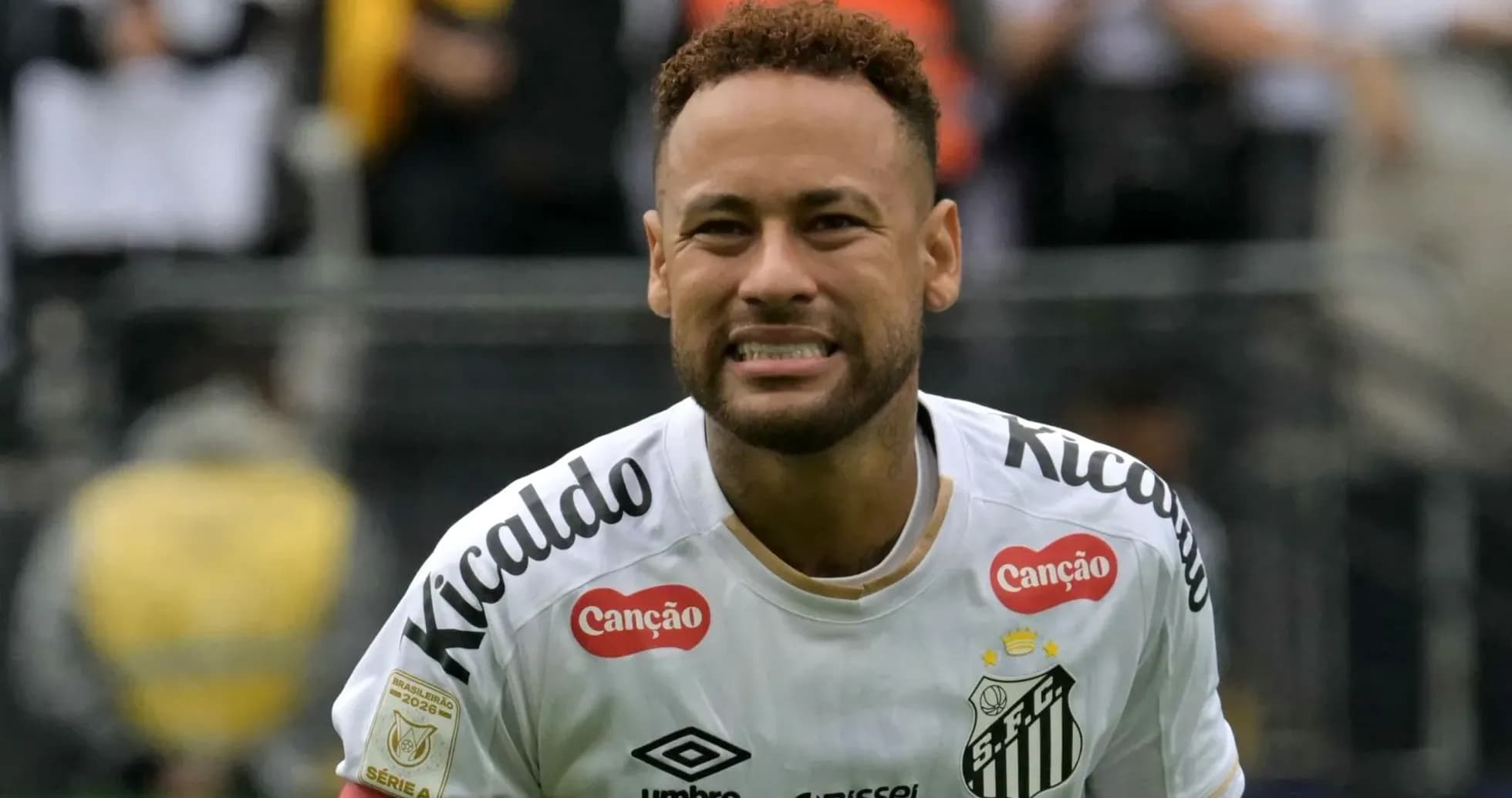 Jugador de Santos F.C. en el campo de juego