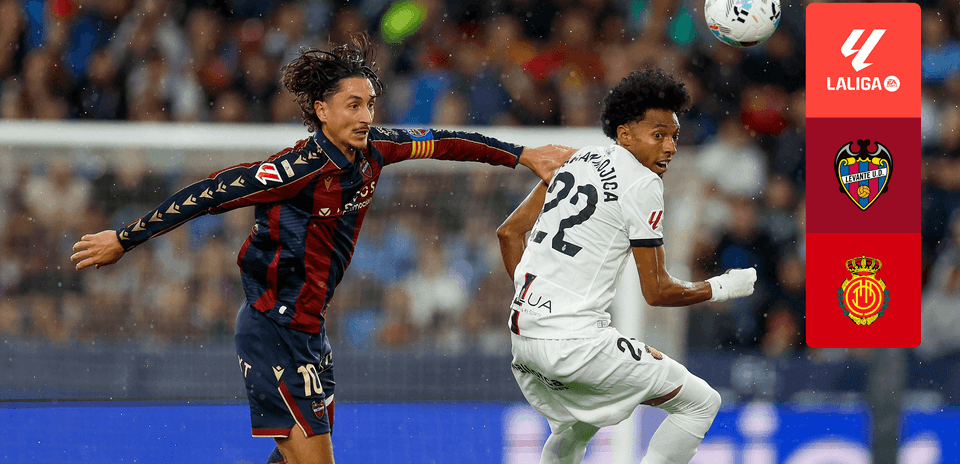 Jugador de Levante compitiendo contra jugador de Mallorca