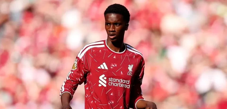 Jugador de Liverpool en acción en el campo
