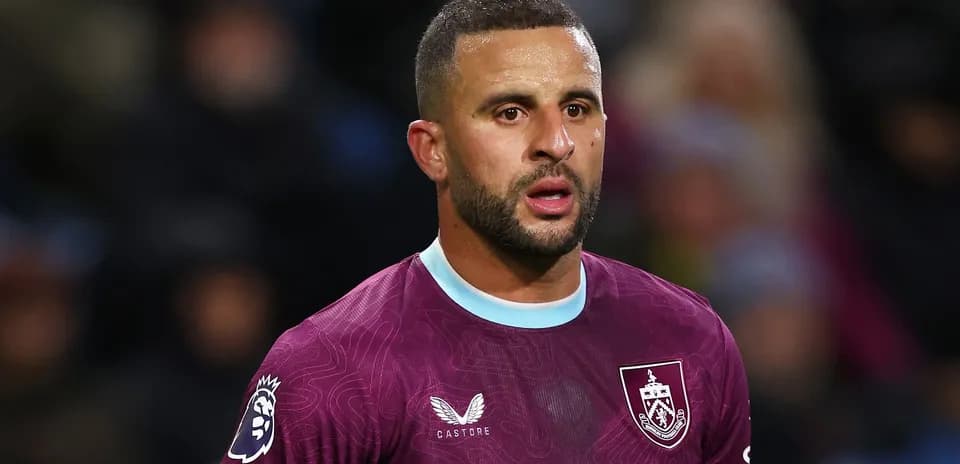 Jugador de Burnley en uniforme de portero durante el partido