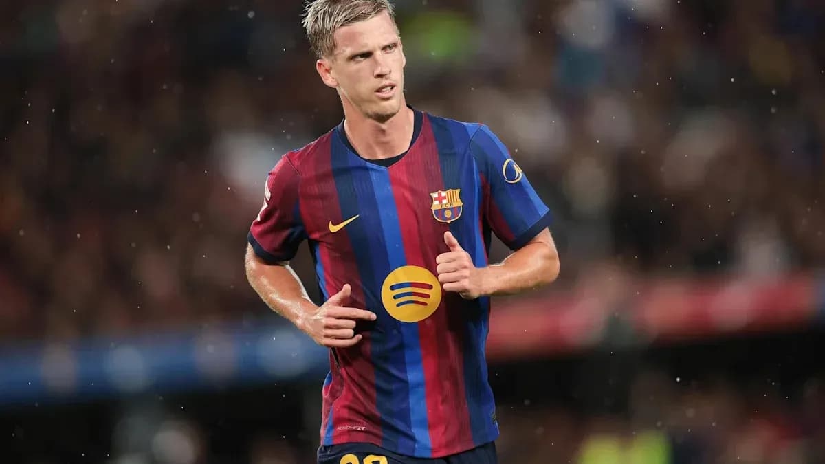 Jugador del FC Barcelona corriendo en el campo