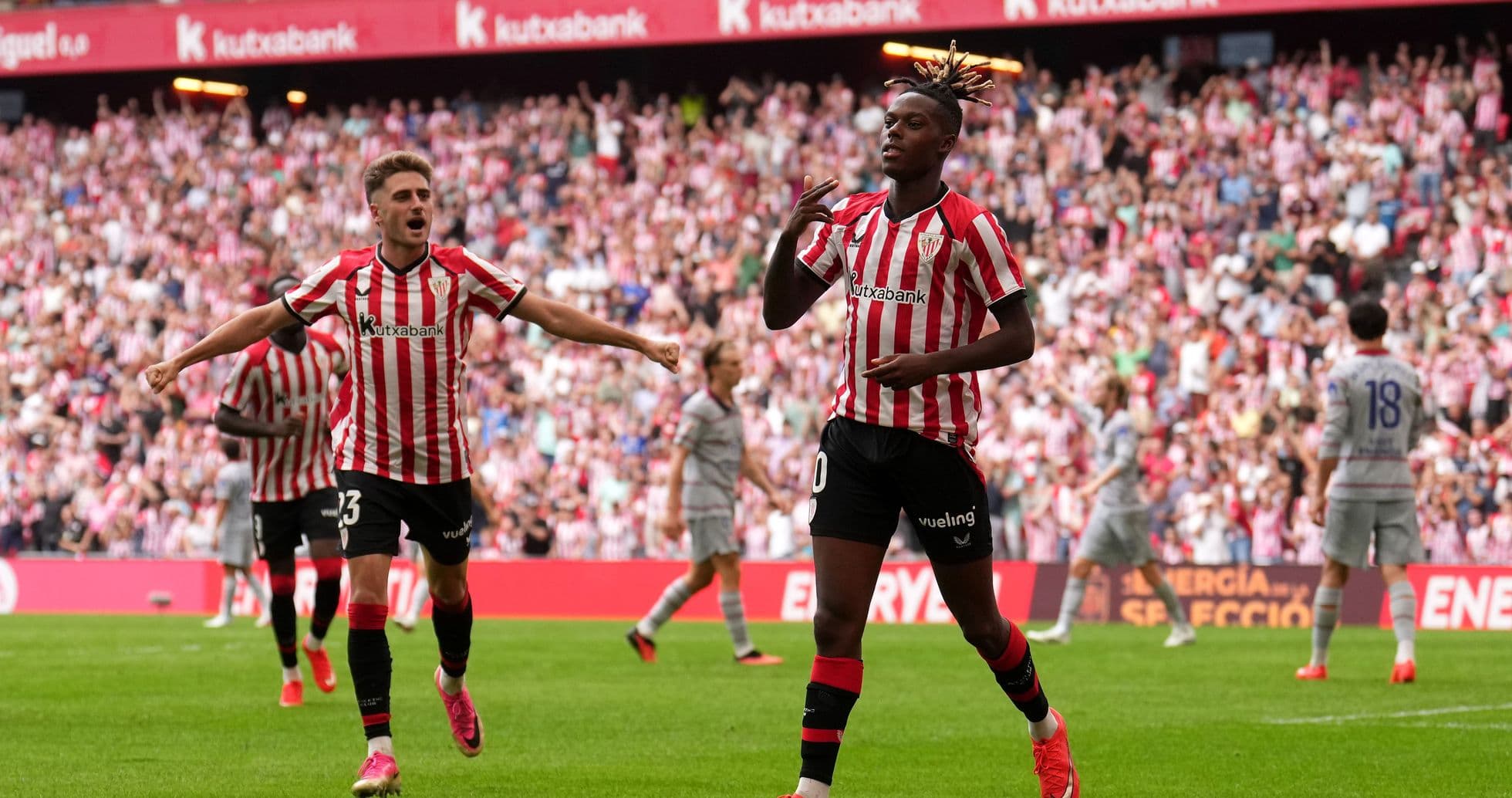 Jugadores de Athletic Club celebrando un gol en el estadio