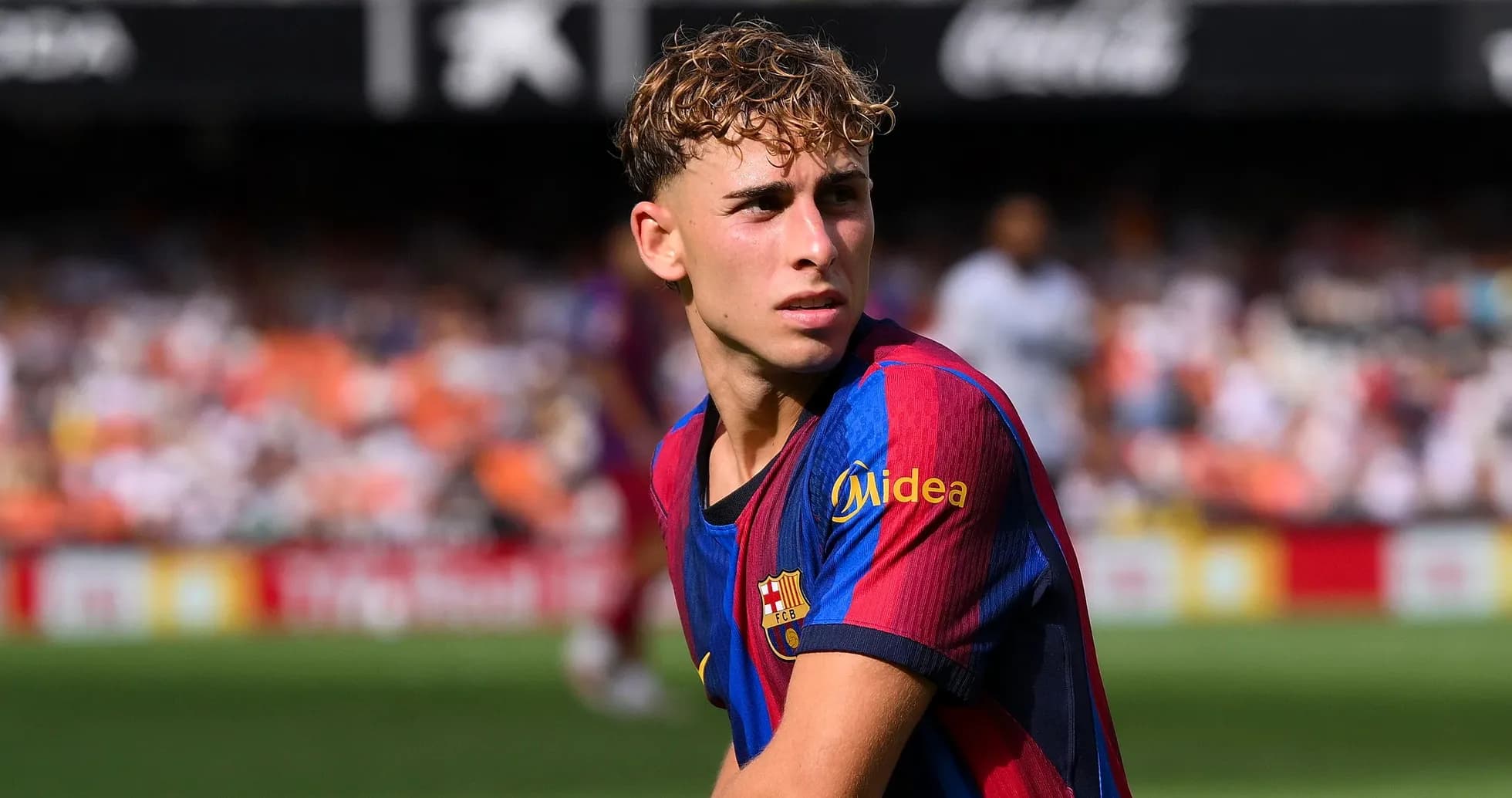 Jugador de Barcelona en el campo durante el partido