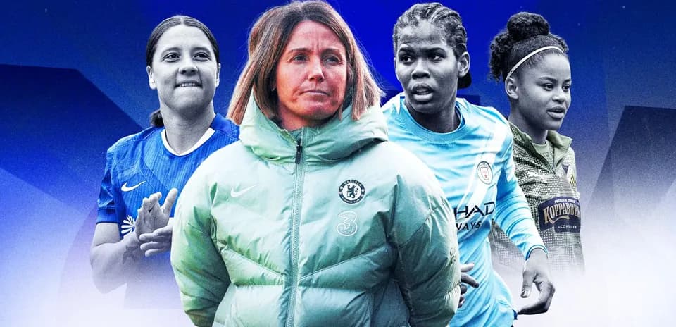 Jugadoras y entrenadora en un fondo azul