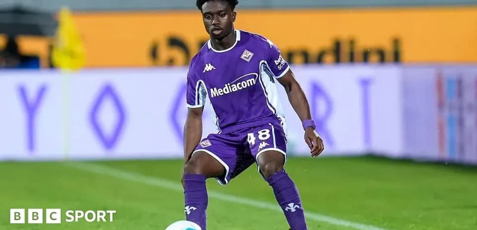 Jugador de Fiorentina en acción durante un partido