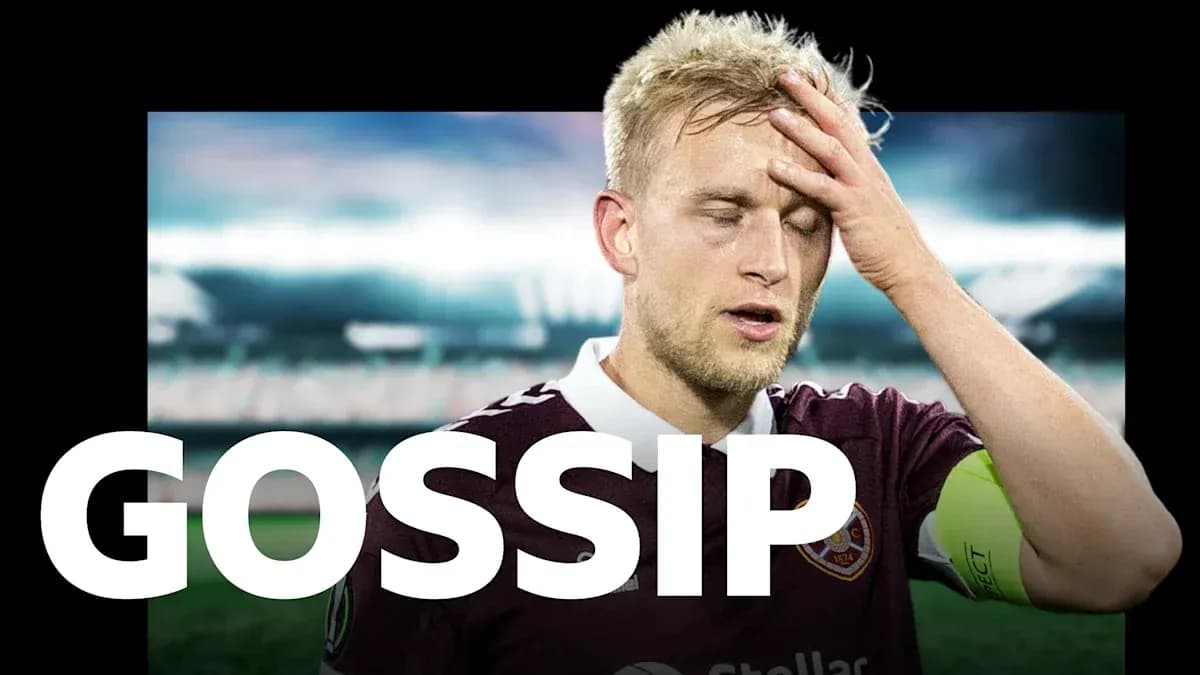 Jugador de fútbol con camiseta de Hearts en el campo