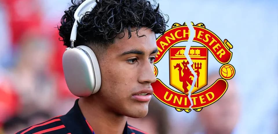 Jugador de Manchester United con auriculares antes del partido