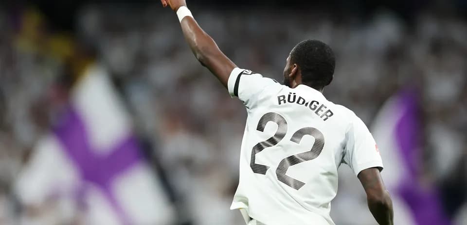 Rüdiger celebra durante el partido