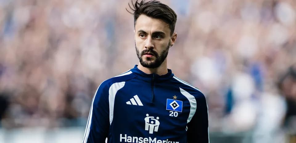 Jugador del HSV en calentamiento previo al partido
