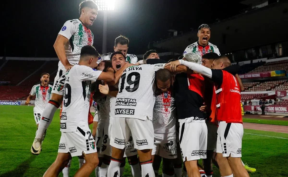 Jugadores de Cobresal celebrando un gol