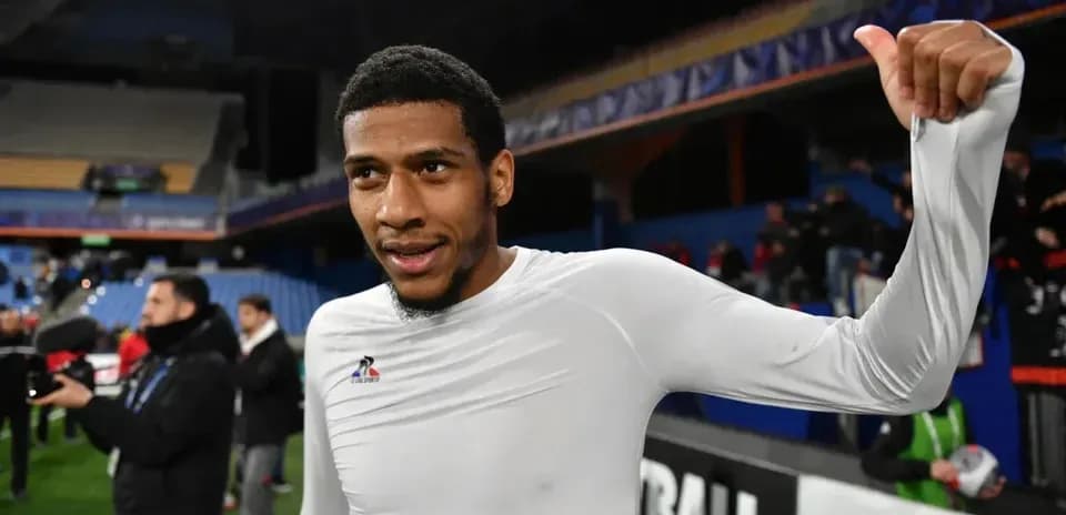 Jugador celebrando tras un partido en el estadio