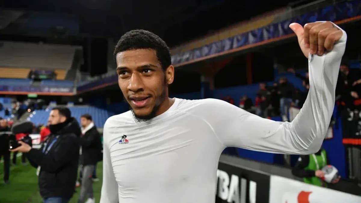 Jugador celebrando tras un partido en el estadio